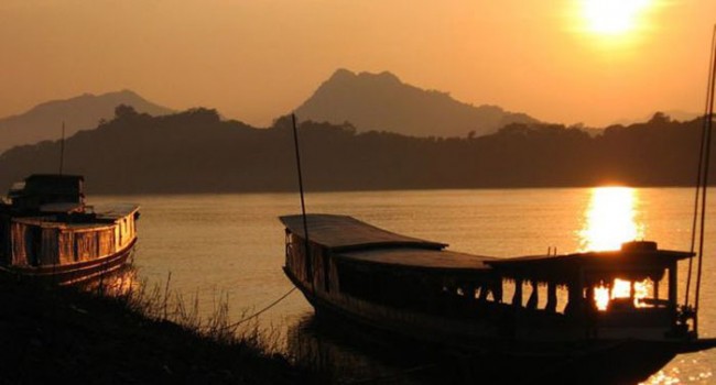 Lost Earth Adventures Mekong boat photograph