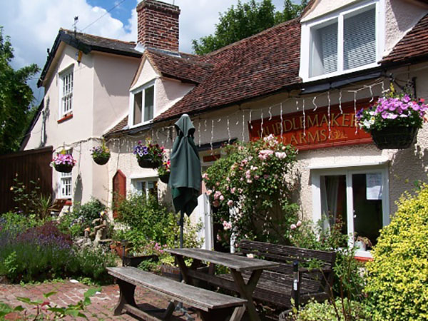 Beautiful photo of the facade of The Hurdlemakers Arms pub in Essex